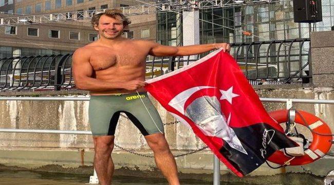 İzmirli Emre’den ABD’de zafer kulacı