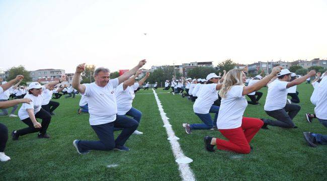 Bornovalılar 29 Ekim'de zeybek oynayacak