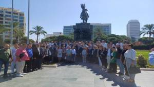 CHP yeni il yönetimi Atatürk Anıtı'na çelenk koydu