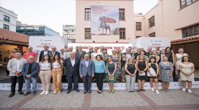 İzmir’in 100 yıllık külliyatı kitaplaştırıldı 