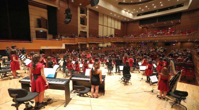 Çocuk Senfoni Orkestrası’ndan Cumhuriyetin 100. Yılı Özel Konseri
