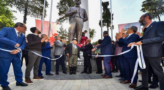 Tire Cumhuriyet Meydanı'nda Atatürk heykeli açıldı