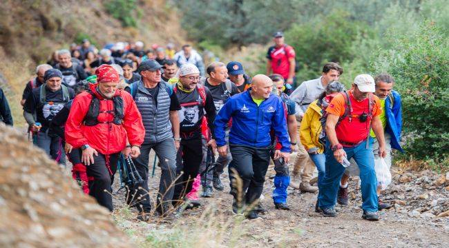 İzmirli dağcılardan “Ata’ya Saygı” tırmanışı