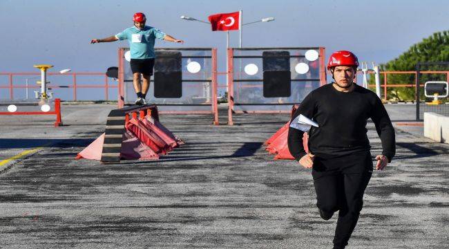 Bileklerinin hakkıyla itfaiyeci olacaklar