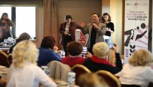 Filiz Başkan İzmir'de kadın adaylarla buluştu 