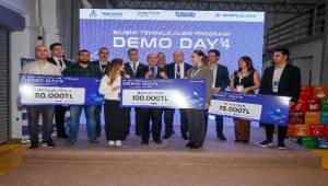 Girişimcilik Merkezi İzmir 2023’ün en başarılı yenilikçi fikirlerini ödüllendirdi