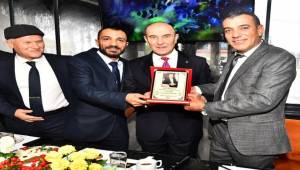 Sokak emekçilerinden Başkan Soyer’e tam destek