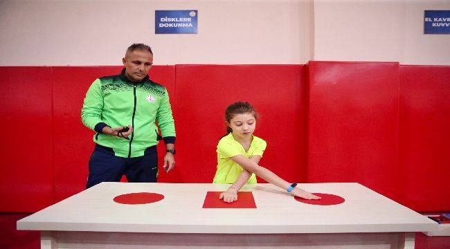 Karşıyaka’da Spora Yönlendirme Merkezi Yoğun İlgi Görüyor