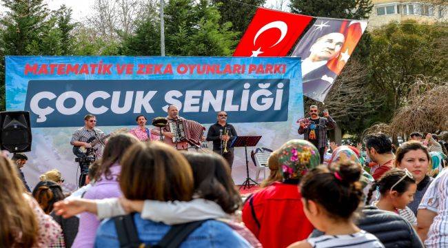 Bayraklı Çocuk Şenliği yüzlerce çocuğu buluşturdu