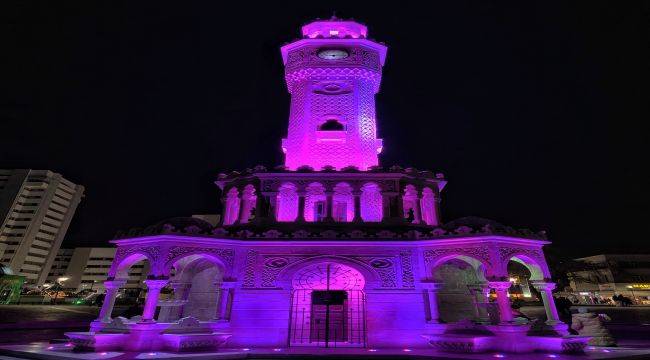 İzmir Saat Kulesi mor renkle aydınlandı