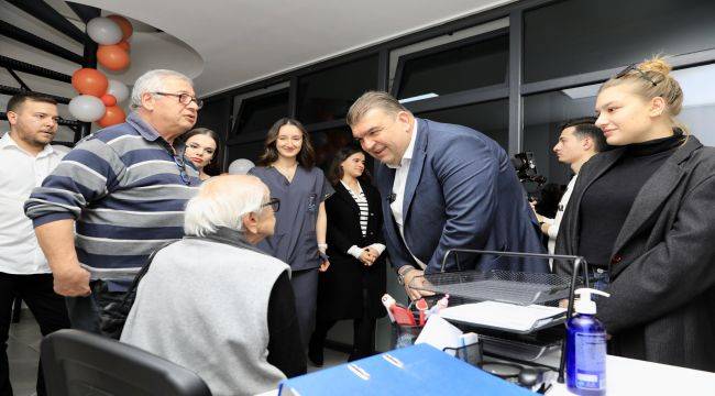 Seferihisar Belediyesi’nden 2 bin TL emekli ikramiyesi