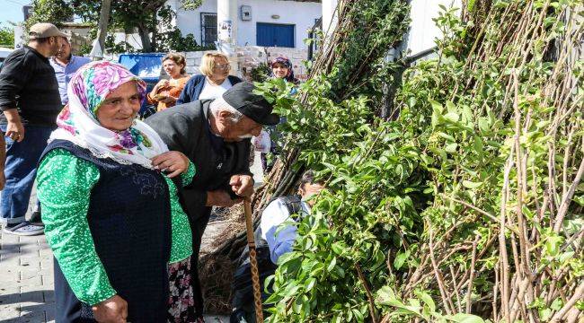 Buca Belediyesi’nden üreticiye fidan desteği