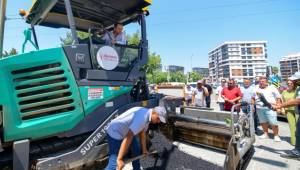 Bornova Belediyesi yollar için durmadan çalışıyor