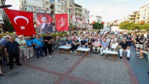Karşıyakalılar Aşurenin Bereketini Paylaştı