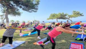 Yeşil ve Mavinin Buluştuğu Noktada Pilates Keyfi