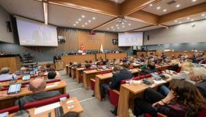 7 saatlik oturumda Büyükşehir ve ESHOT’un 2024 yılı faaliyet raporları kabul edildi 