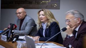 Başkan Tugay hukukçuların paneline katıldı Barolar da avukatlar da direnecek