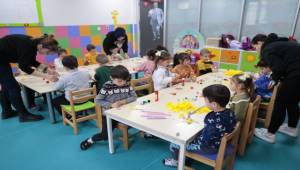 Minikler Sanatla Büyüyor