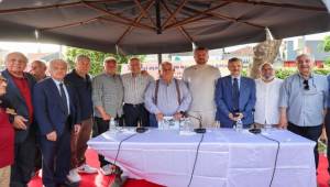  Aynı Koltuğa Oturan İki Başkan Bir Araya Geldi