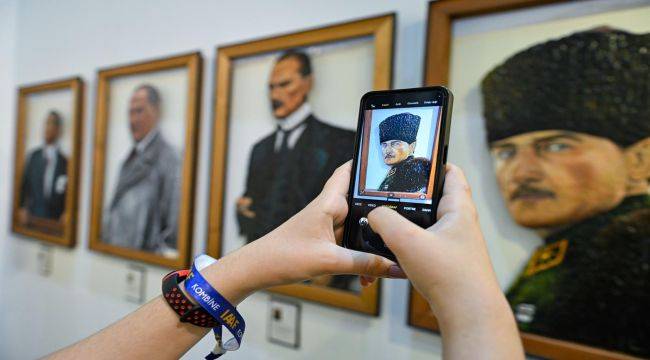 İzmir’de sanat ve antika fuarına yoğun ilgi