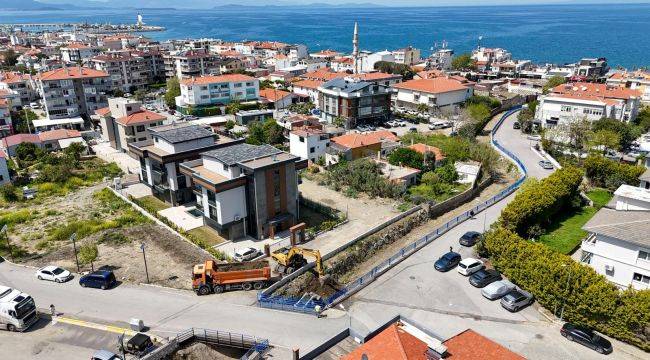 İzmir Yaza Bağlandı