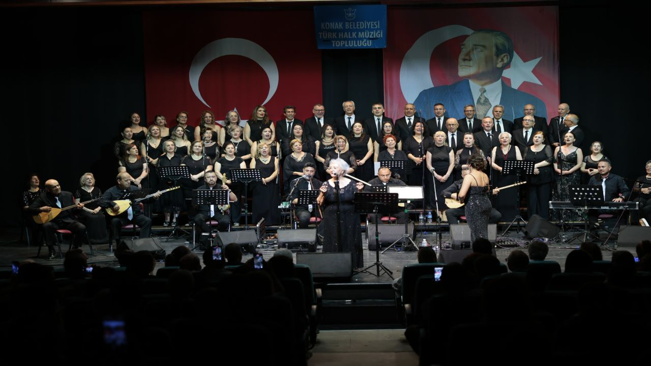 Türküler Konak’ta Yankılandı