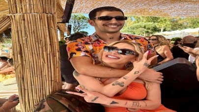 Çeşme’nin Parlayan Yıldızı Stage On The Beach