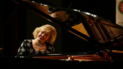 Ünlü piyanist Gülsin Onay 20 Haziran'da Karşıyaka'da