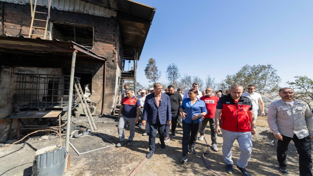 Başkan Tugay yangından etkilenen vatandaşları ziyaret etti