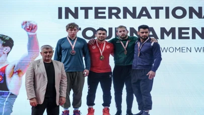 Altın madalyalar İzmir'in