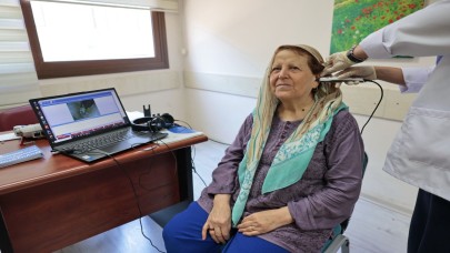Konak Belediyesi’nden ileri yaşa işitme sağlığı hizmeti