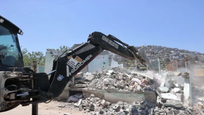 Konak’ta 162 metruk bina yıkıldı