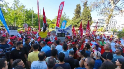İşten çıkarılan işçilerin eylemine polis müdahale etti