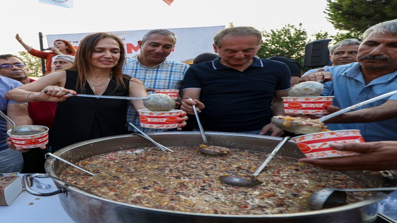 Karşıyaka’da geleneksel aşure buluşması