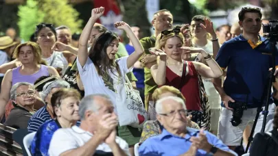 Konak'ta yazın coşkusu müzikle buluştu