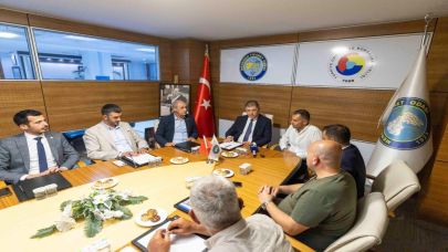 Başkan Tugay, Menemen’de oda başkanları ile görüştü