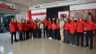 Kınay’dan AKUT İzmir ekibine taziye ziyareti