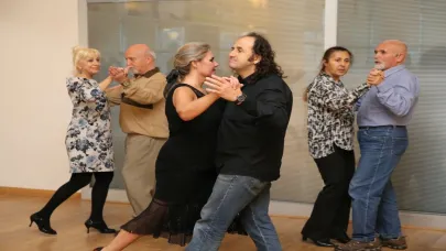 Karşıyaka Belediyesi'nden ücretsiz salon dansları kursu