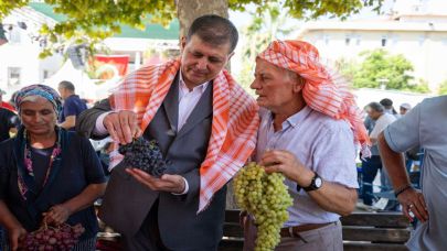 Urla’nın geleneksel bağbozumu şenliği renkli görüntülerle başladı