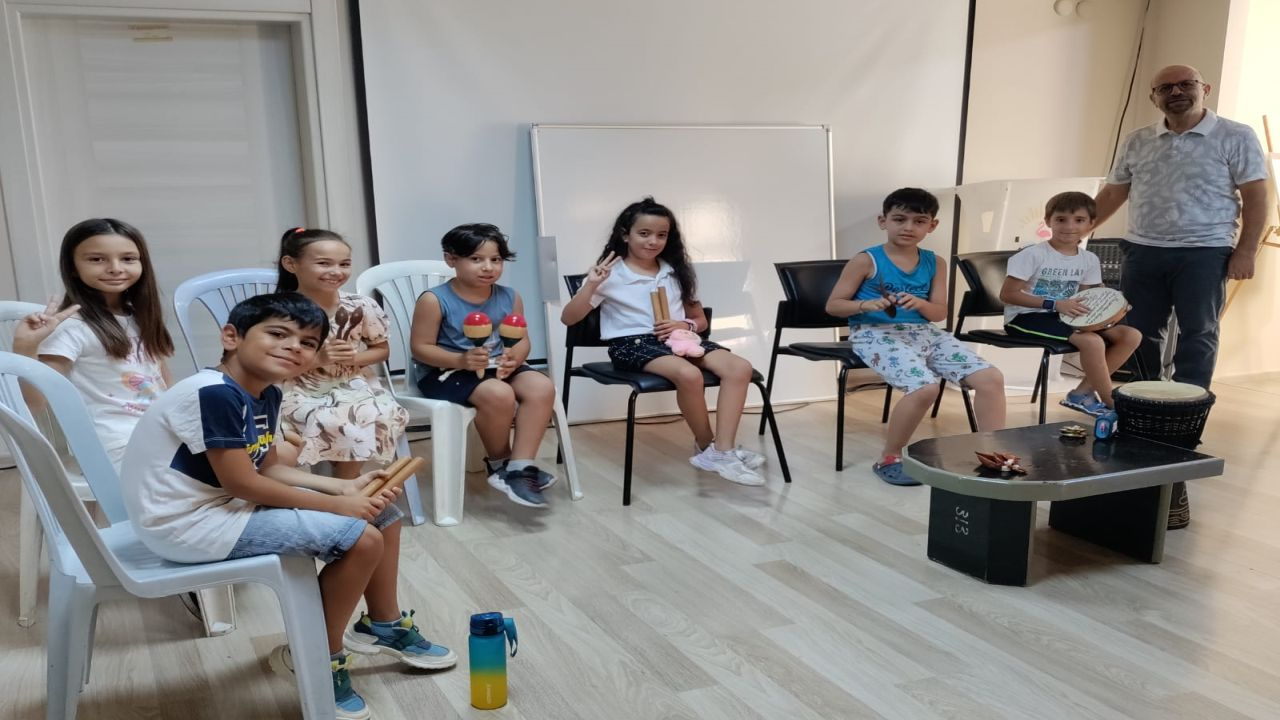 Gençler sahneyle buluştu, ritimle coştu