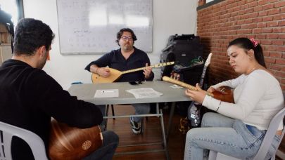 Genç İzmir'in ücretsiz müzik kursları için başvurular sürüyor