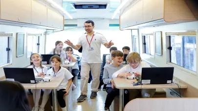Deniztemizturmepa Mavi Nefes Eğitim Otobüsü Ayvalık’ta