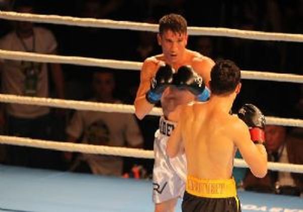 BOKSTA BÜYÜK BAŞARI