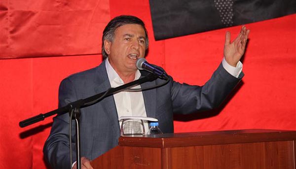 Miting gibi adaylık açıklaması