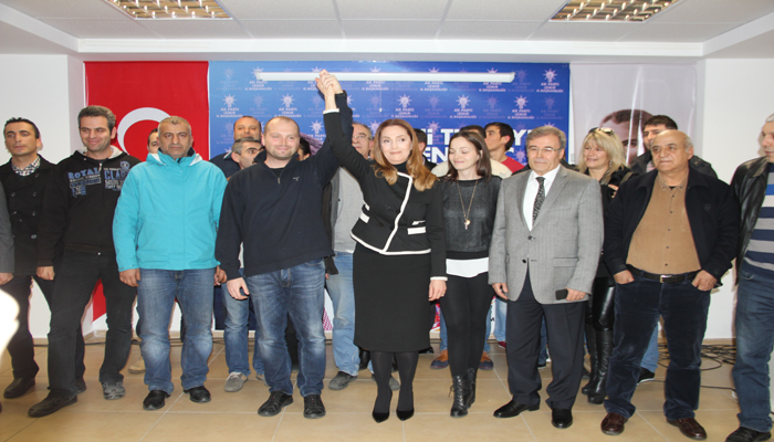 "İzmir'in öncü bir şehir olması için adayım"