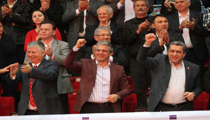 KARŞIYAKA'DA DEMOKRASİ ŞÖLENİ