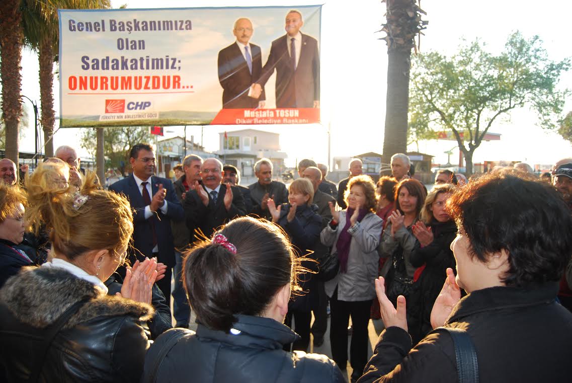 DİKİLİ’DEN AYDINLIK BİR TÜRKİYE İÇİN MİLLETÇE ALKIŞLIYORUZ