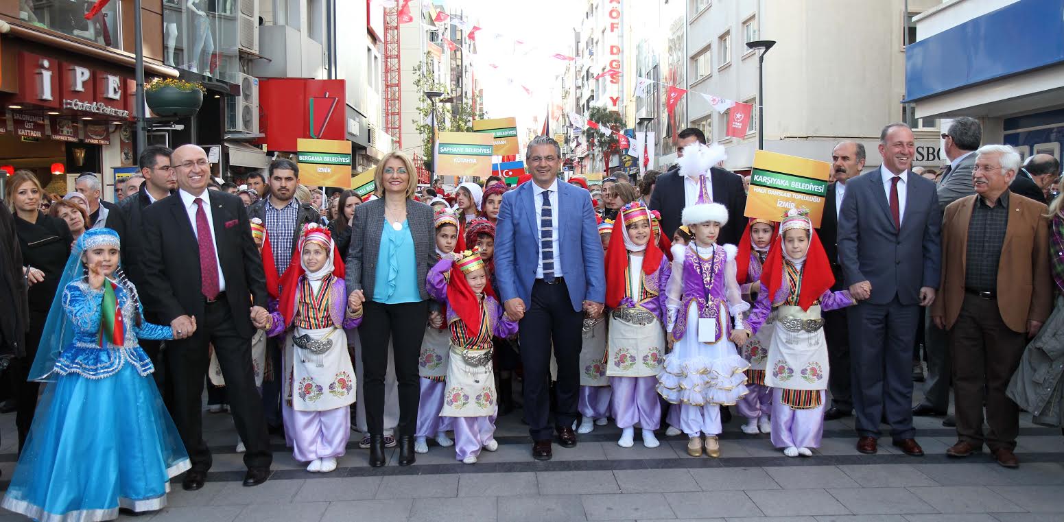 23 Nisan coşkusu Karşıyaka'yı sardı