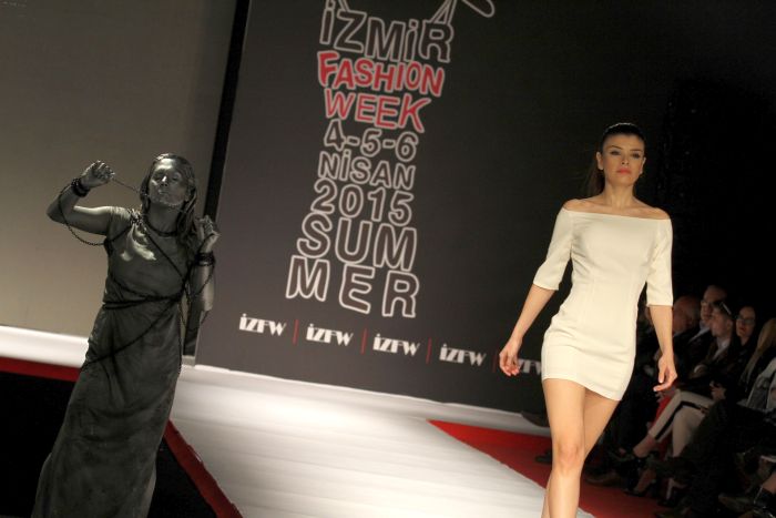 Karşıyaka’da moda rüzgarı esiyor