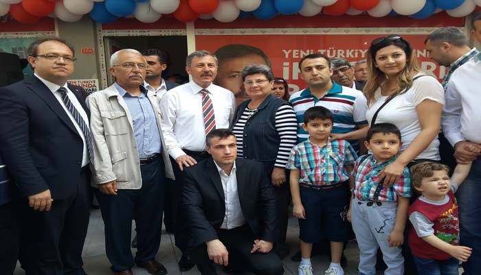 ÖZDAĞ İLK SEÇİM BÜROSUNU ALAYBEY’DE AÇTI